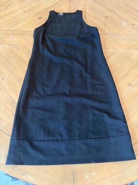 Muse Classic Black Sleeveless Shift Dress Size 4